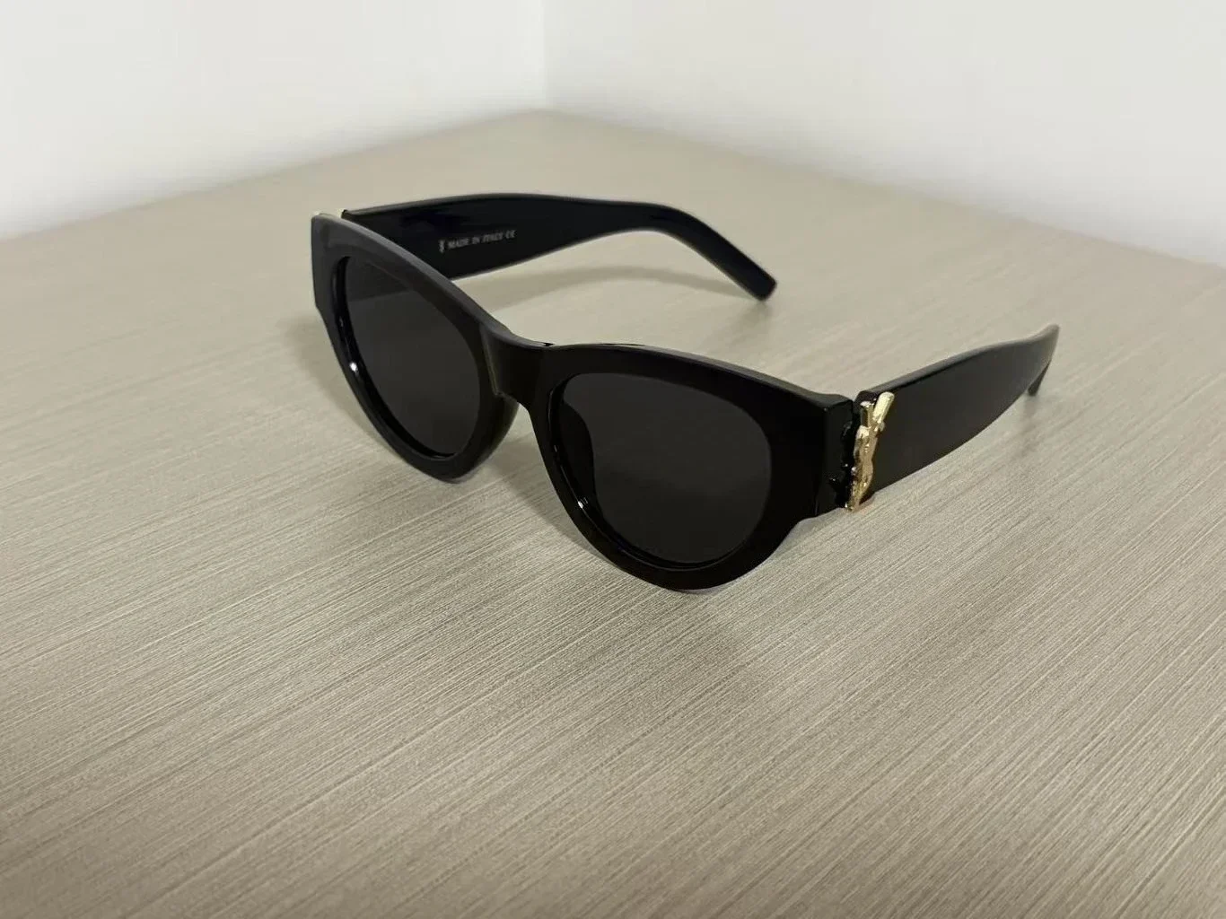 

2025 Women's Oversized Cat Eye Sunglasses Retro Vintage UV400 Protection Luxury Chic Trendy Shades Designed By A Famous Designer