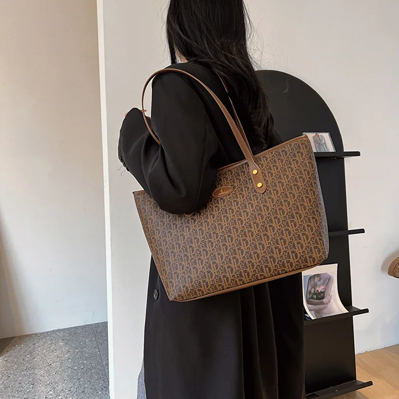 

​2025 New Women's Large Capacity Tote Bag, Minimalist Shoulder Purse, Chic Crossbody Sling for Commute, Elegant & Spacious​