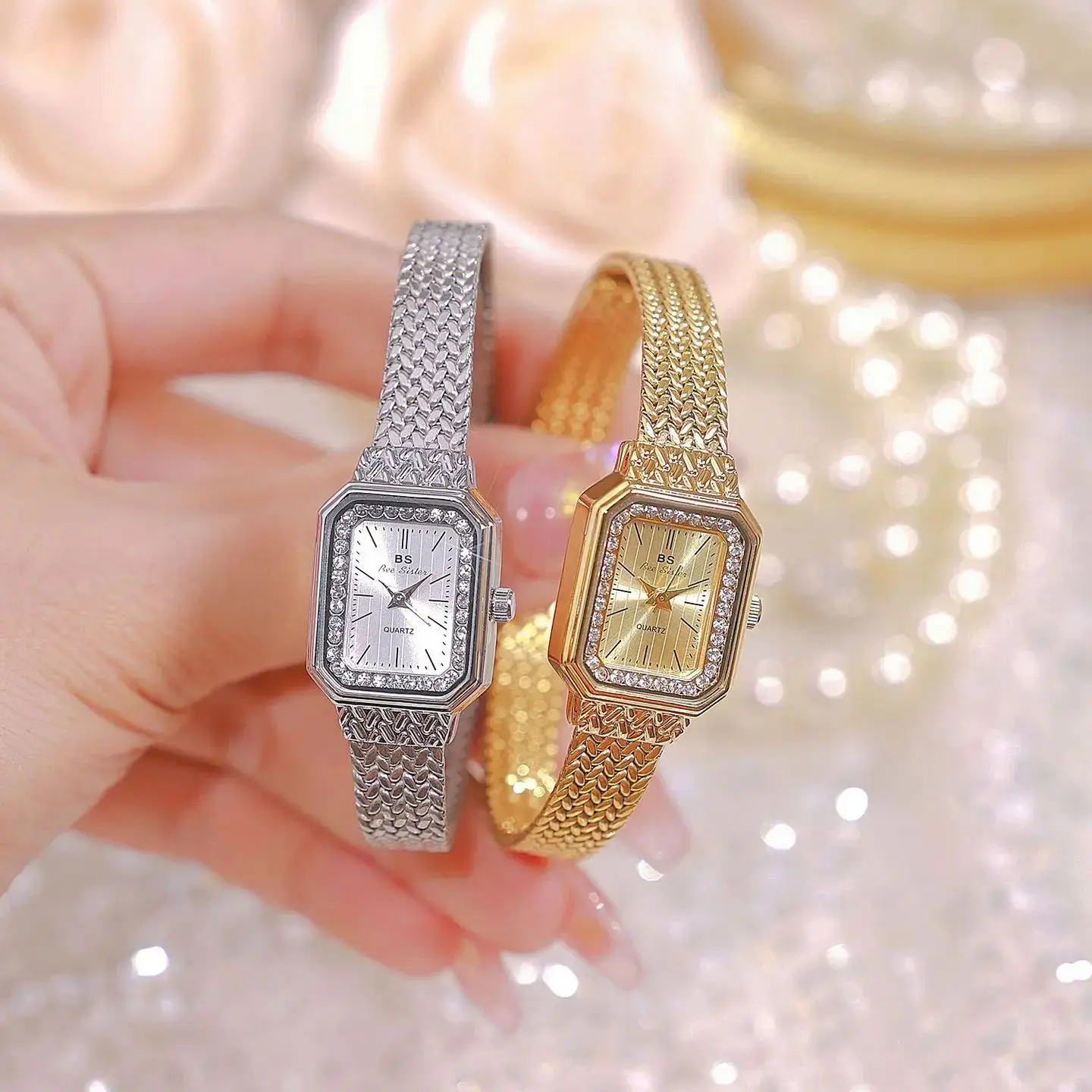 ساعة ذهبية للسيدات فاخرة بمينا ماسي صغير ومزاج أنيق وبسيط وحزام شبكي ذهبي كوارتز ساعة يد هدية للنساء