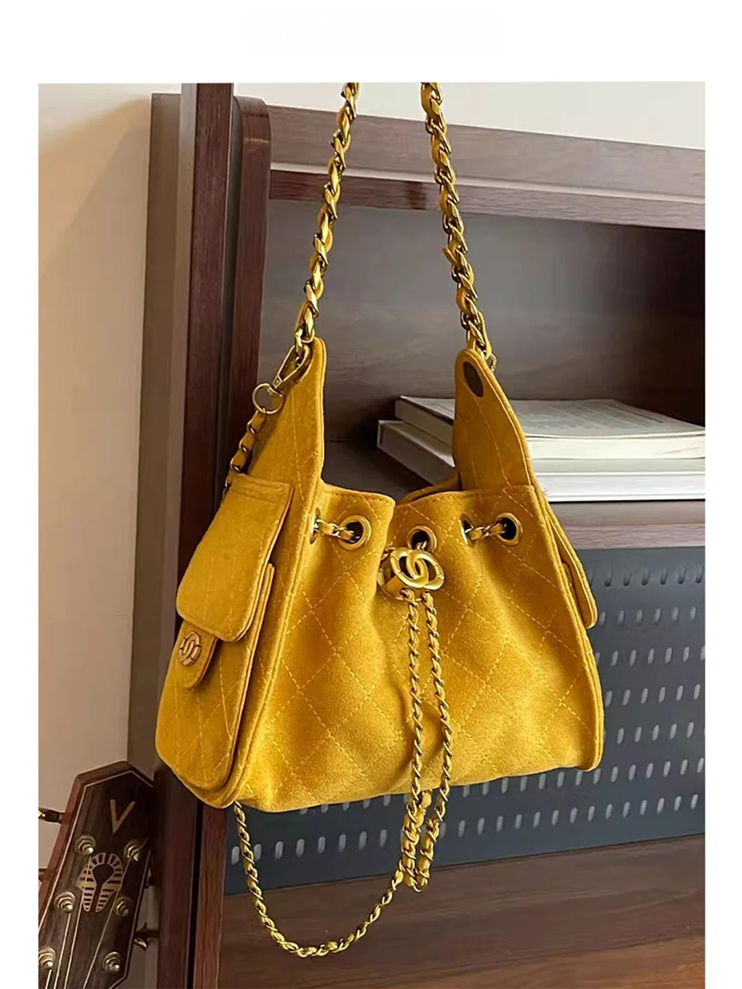 

Yellow Suede Women's Tote Bag 2025 New Sle Chain Crossbody Bag Large Capaci Retro Diagonal Bag Modern Neutral Sle Soft ...