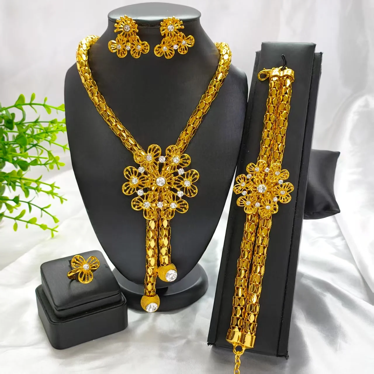 

Luxury Hollow 24k Gold Plated Necklace Sets For Women Wedding Dubai African Jewelry Set Indian Jewellery Anniversary Party Gifts