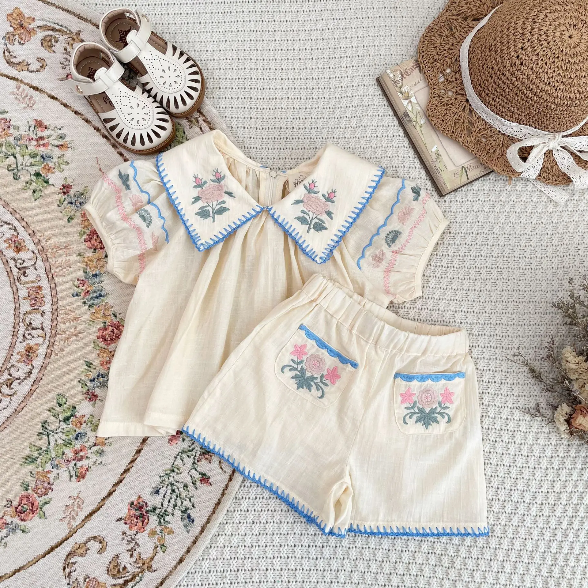 Koreański zestaw dziewczęcy 2024 Summer Girls Pastoral High Style Farm Style Heavy Industry Embroidered Flower Top Shorts 2PCS Set