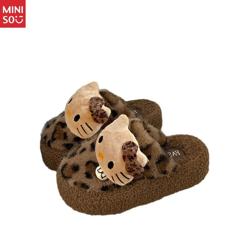 Miniso 2025 Chinelos de pelúcia para mulheres, sapatos de casa fofos de desenho animado com sola antiderrapante