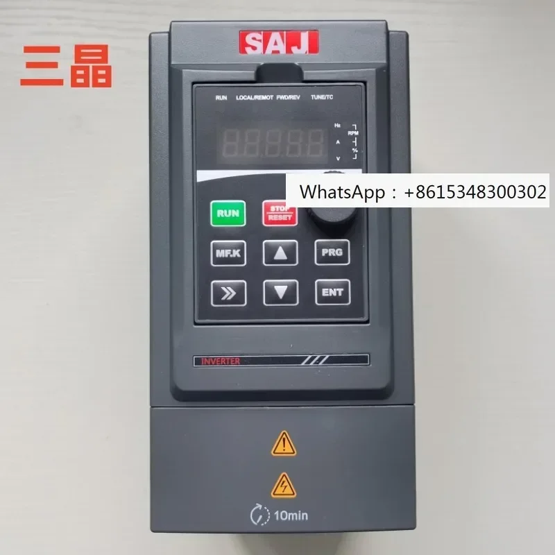مُحوّل التردد ثلاثي البلورات SAJ VM1000B-2SR75GB: تقييم عملي وشامل لاستخدامه في المحركات الأحادية والثلاثية الطور
