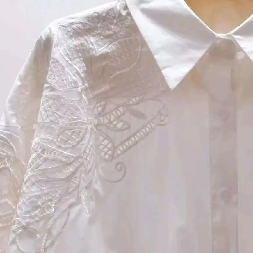 Nieuw in 2024 Herfst uitgehold borduurwerk katoenen shirts dames lange mouw losse casual halflange knoppen omhoog blouses dames top