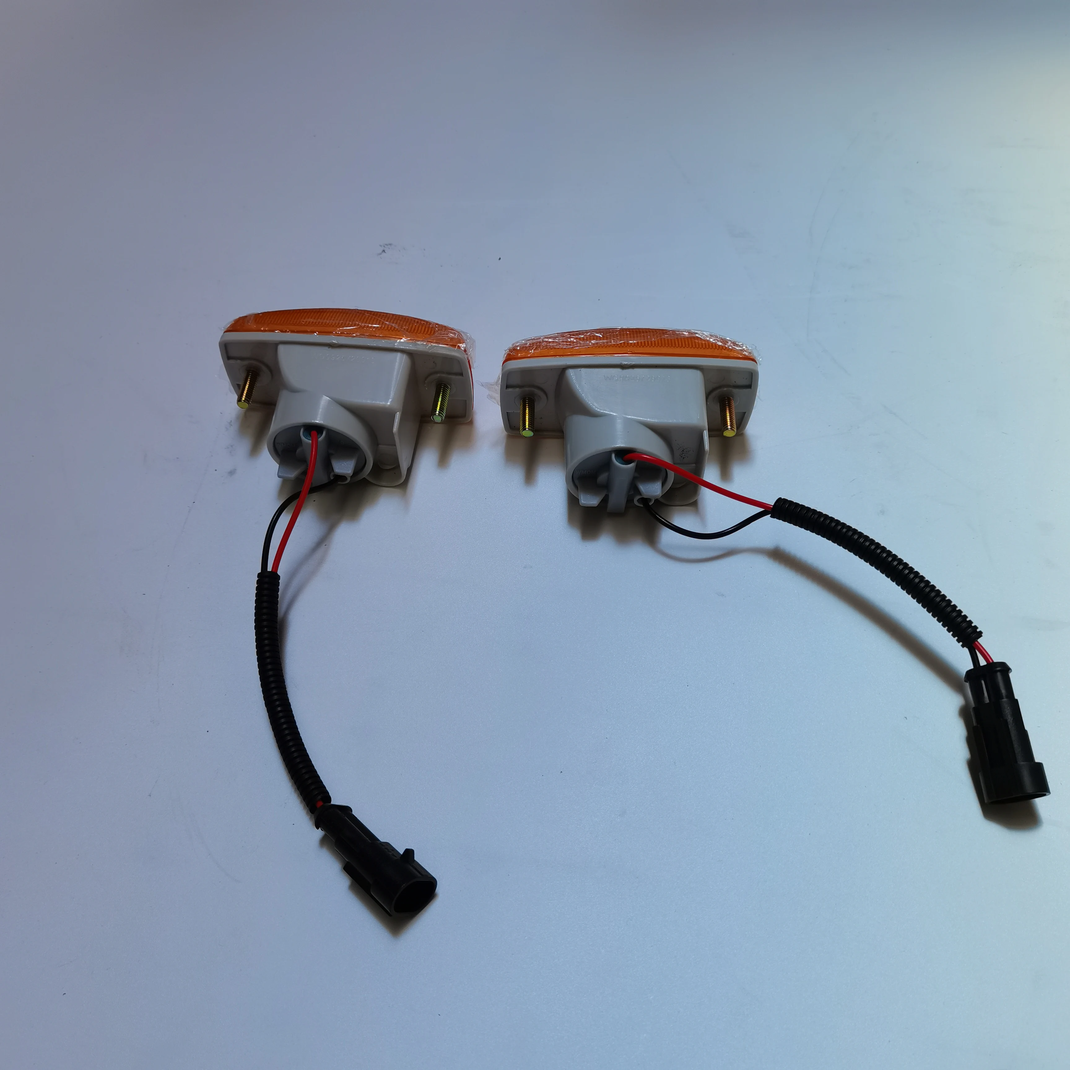 الجملة الجديدة مدرب حافلة رئيس مصباح أضواء السيارة بدوره إشارة قطع الغيار للحافلات والشاحنات المصنوعة من البلاستيك