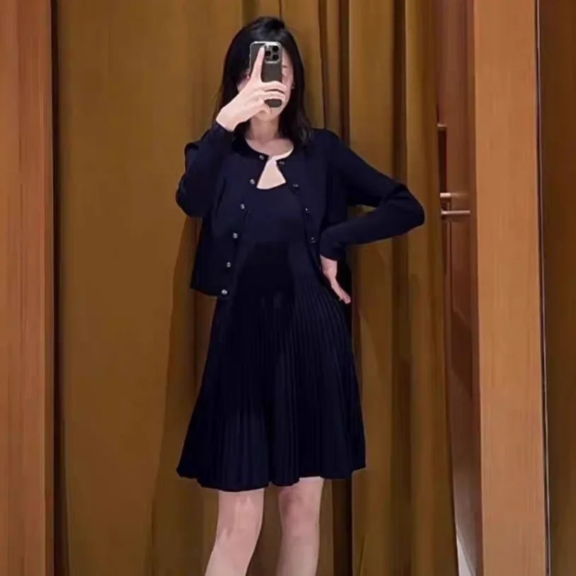 

2025 autumn and winter women's elegant two-piece suit suspenders slim dress or long-sleeved knitted cardigan