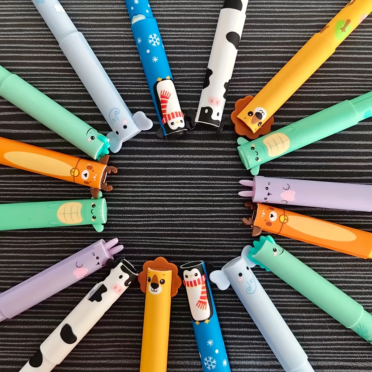 

Набор из 4 стираемых гелевых ручек с разнообразными дизайнами, цветными чернилами, с изображениями львов, слонов, оленей, коров.