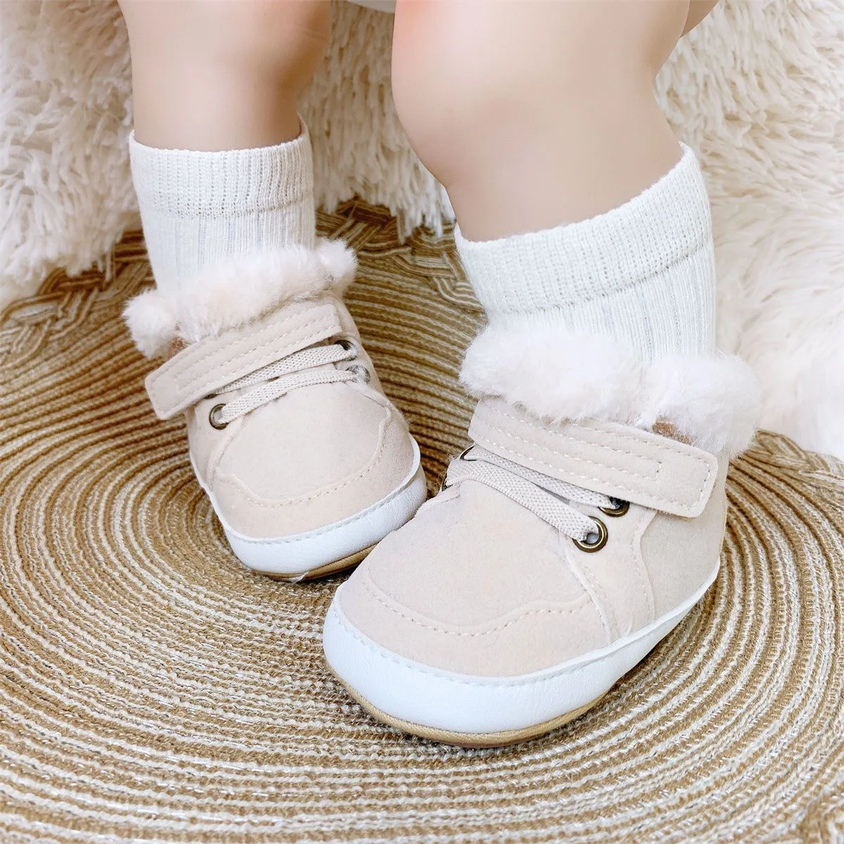 

Cute and comfortable sports shoes suitable for baby girlslightweight non slip walking shoes suitable for indoor andoutdoor use,s