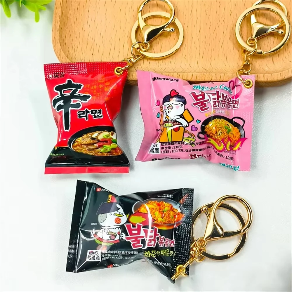 Simulierter Instant-Nudel-Schlüsselanhänger für den Telefonhalter, Mini-Snack-Anhänger, Taschenanhänger, Auto-Schlüsselring, Geschenke für das neue Jahr – Detail 4