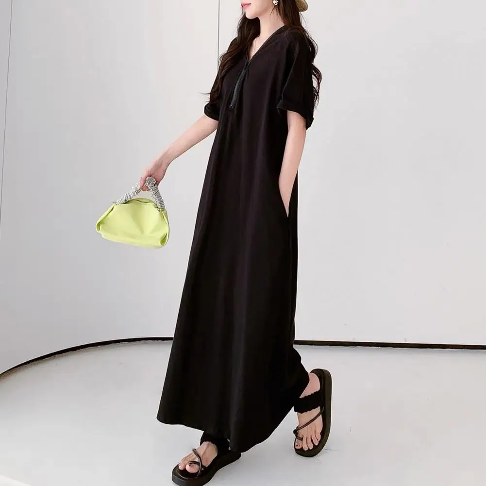 ชุดเดรสแฟชั่นหรูหรา ชุดเดรสเสื้อยืดแขนสั้นวันหยุดชายหาด ชุดเดรสแม็กซี่คอวีซิปครึ่ง ชุดเดรสยาวถึงข้อเท้าอินเทรนด์อเนกประสงค์