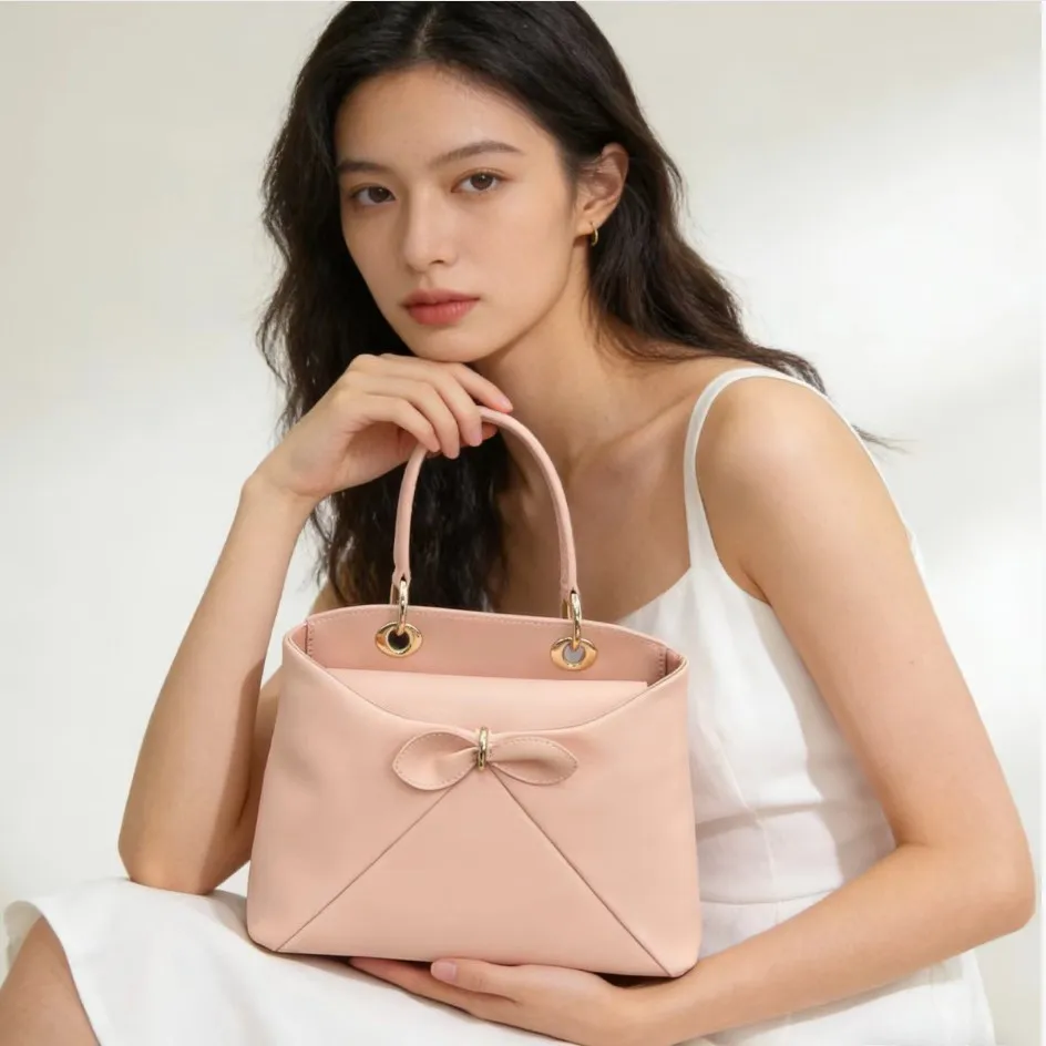 

2026 Runway Tote Bag for Women, Genuine Leather Fashion Handbag, Spring Summer Stylish Shoulder Bag, Versatile Everyday Purse
