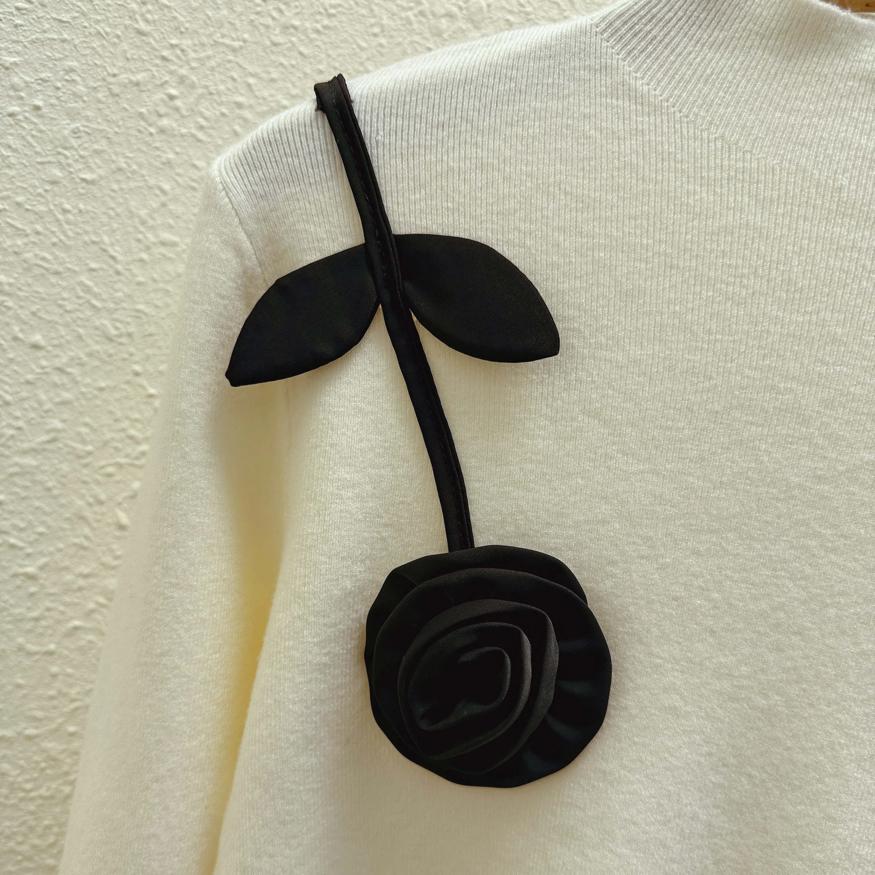 Pullover morbidi e caldi a maniche lunghe autunno inverno da donna Nuovo maglione elegante con fiori dimensionali dolcevita maglioni di maglieria semplici