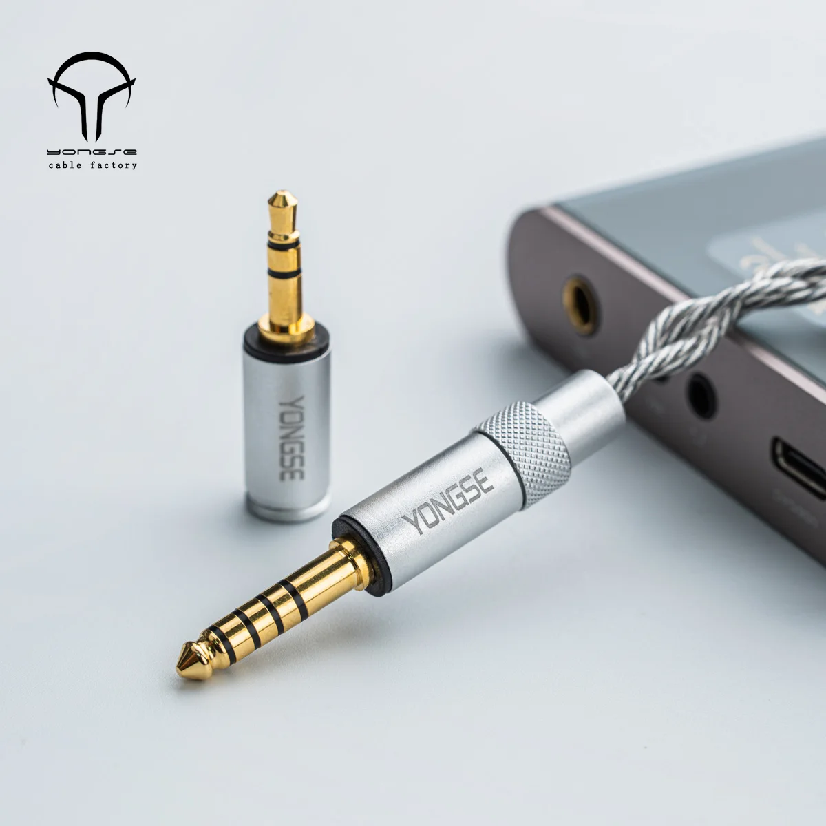 Yongse Obsidian Auriculares de cobre de un solo cristal chapados en plata Cable de actualización Enchufe conmutable: 3,5 mm + 4,4 mm