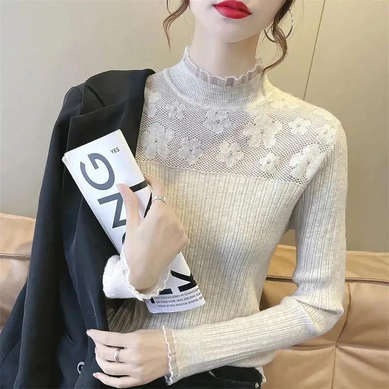 Wanita musim semi baru trendi elegan setengah kerah tinggi Pullover lapisan dasar Hollow Out renda disambung Sweater serbaguna atasan lengan panjang