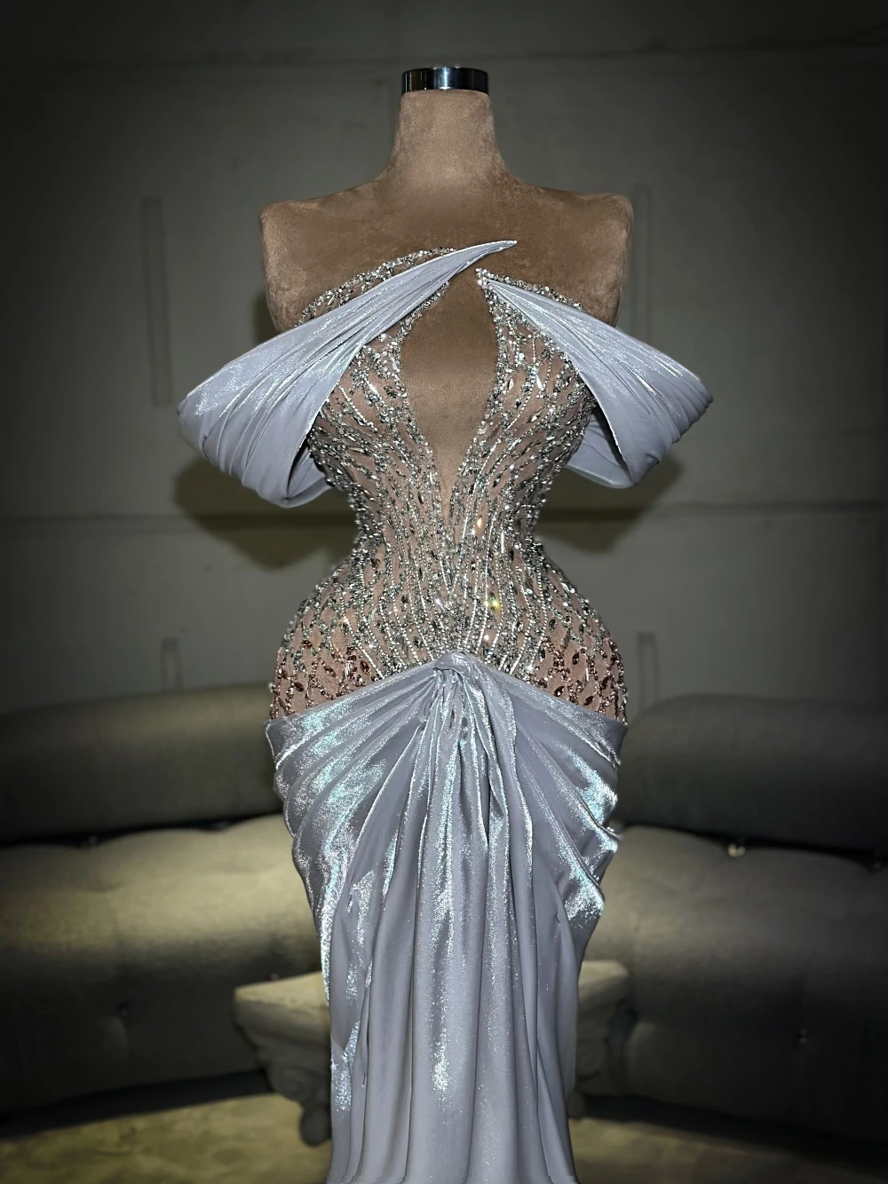 Robe de soirée sirène éblouissante, perles argentées, personnalisée, épaules dénudées, Sexy, robe de Cocktail, tapis rouge délicat, vêtements de bal