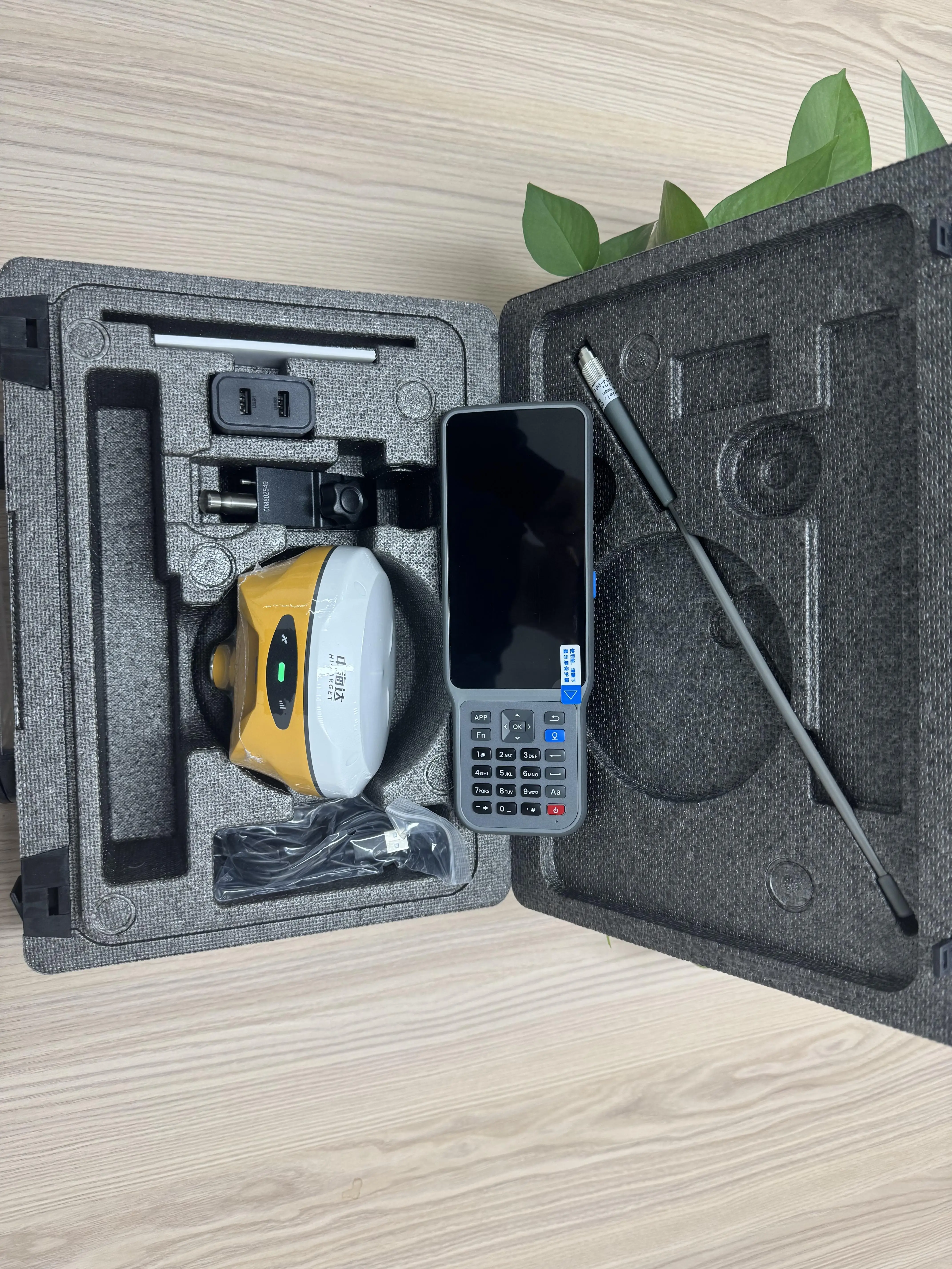 

Hi-Target V300 GNSS RTK GPS-приемник для геодезических измерений и анализа данных