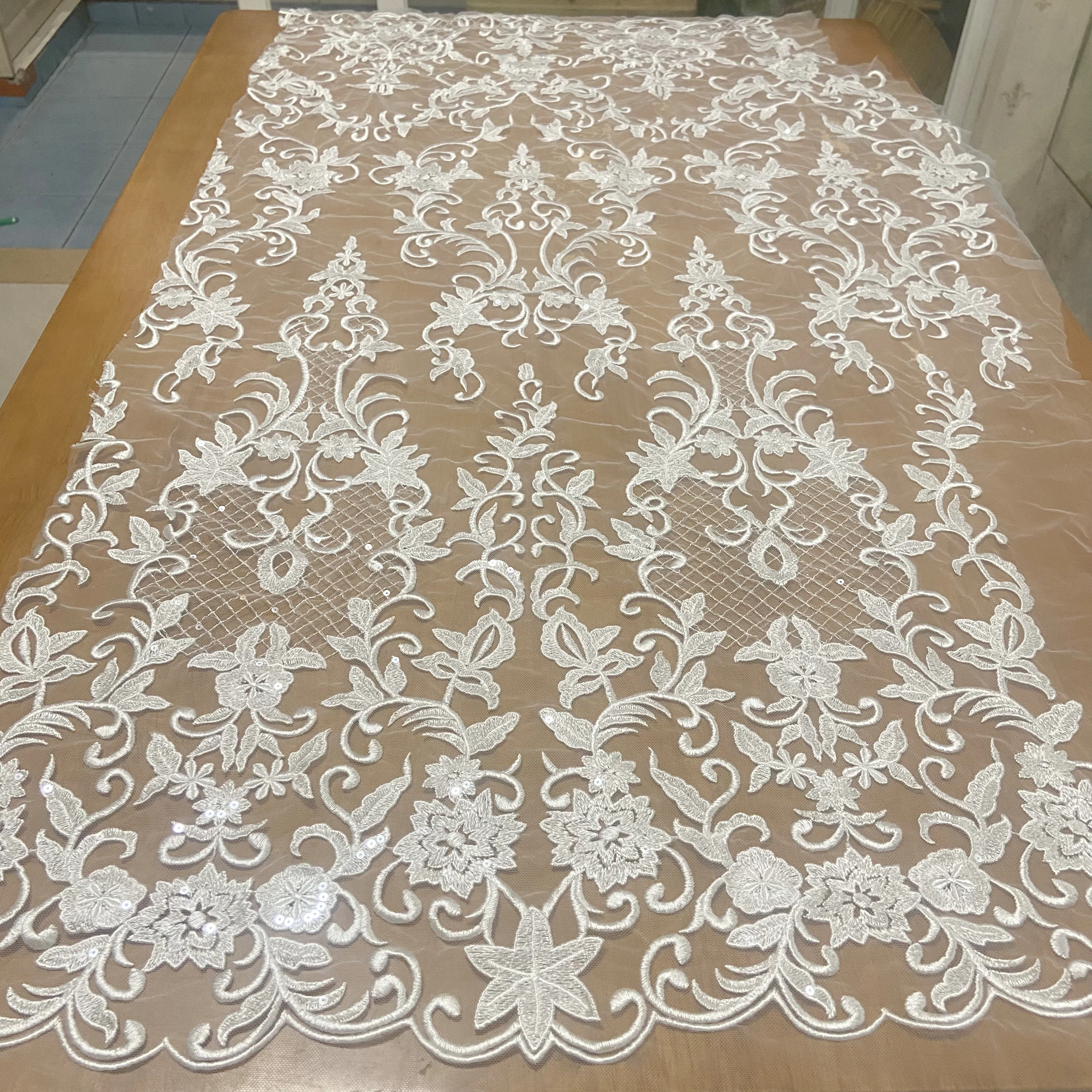 The new wedding gown fabric delicate flower