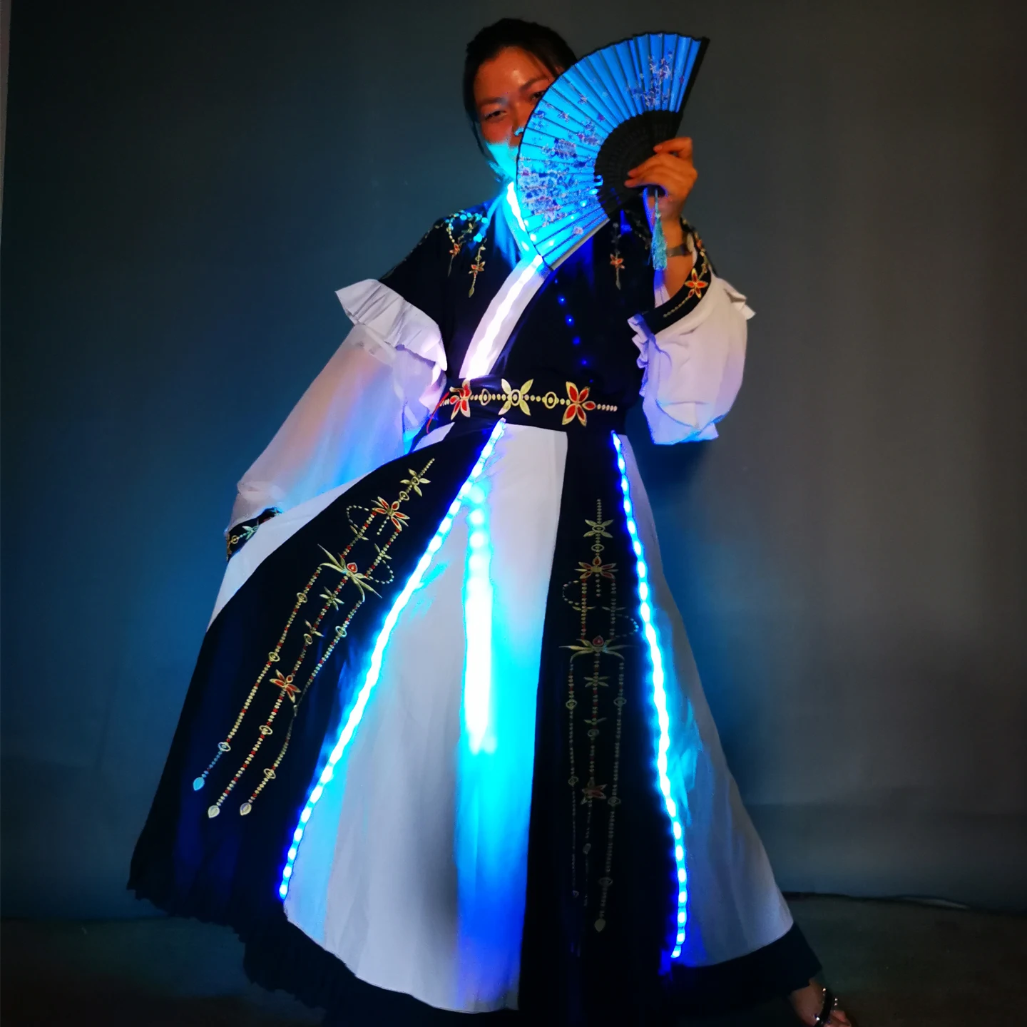 

Luminous Female Hanfu Style Ancient Costume Set Stage Performance Props Long Sleeve Long Pants Suitable for All Seasons