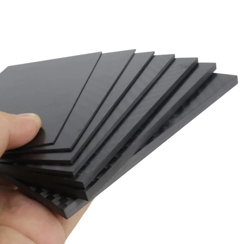 صفائح لوحة ألواح من ألياف الكربون، صلابة مركبة عالية، 125 مم × 75 مم، خيارات سمك متعددة، 0.5 مم إلى 5 مم