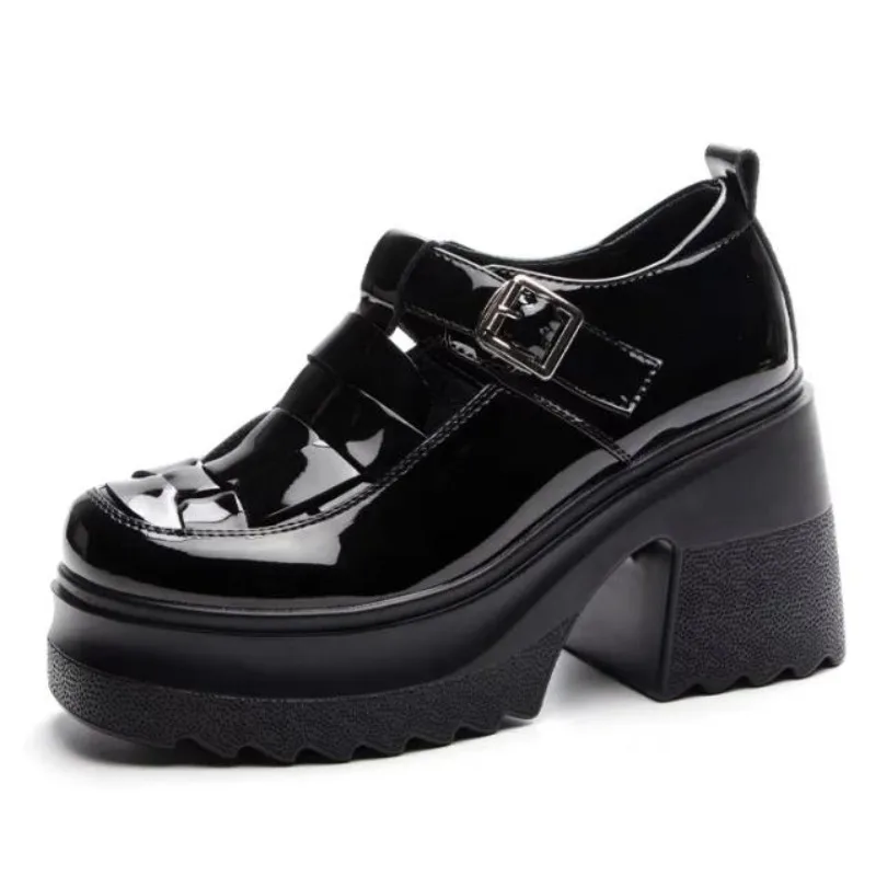 

Босоножки женские из лакированной кожи, на танкетке 10 см