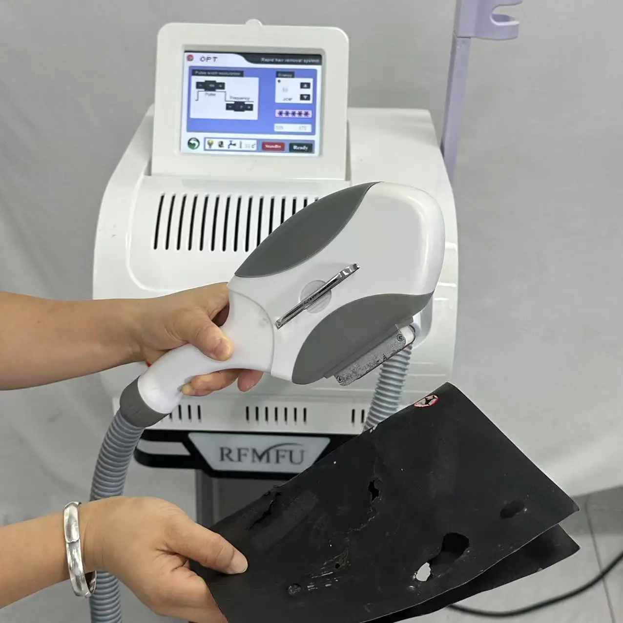 

Лазерная машина OPT Elight IPL, сертифицированная CE, безболезненное удаление волос, омоложение кожи с системой ледяного охлаждения