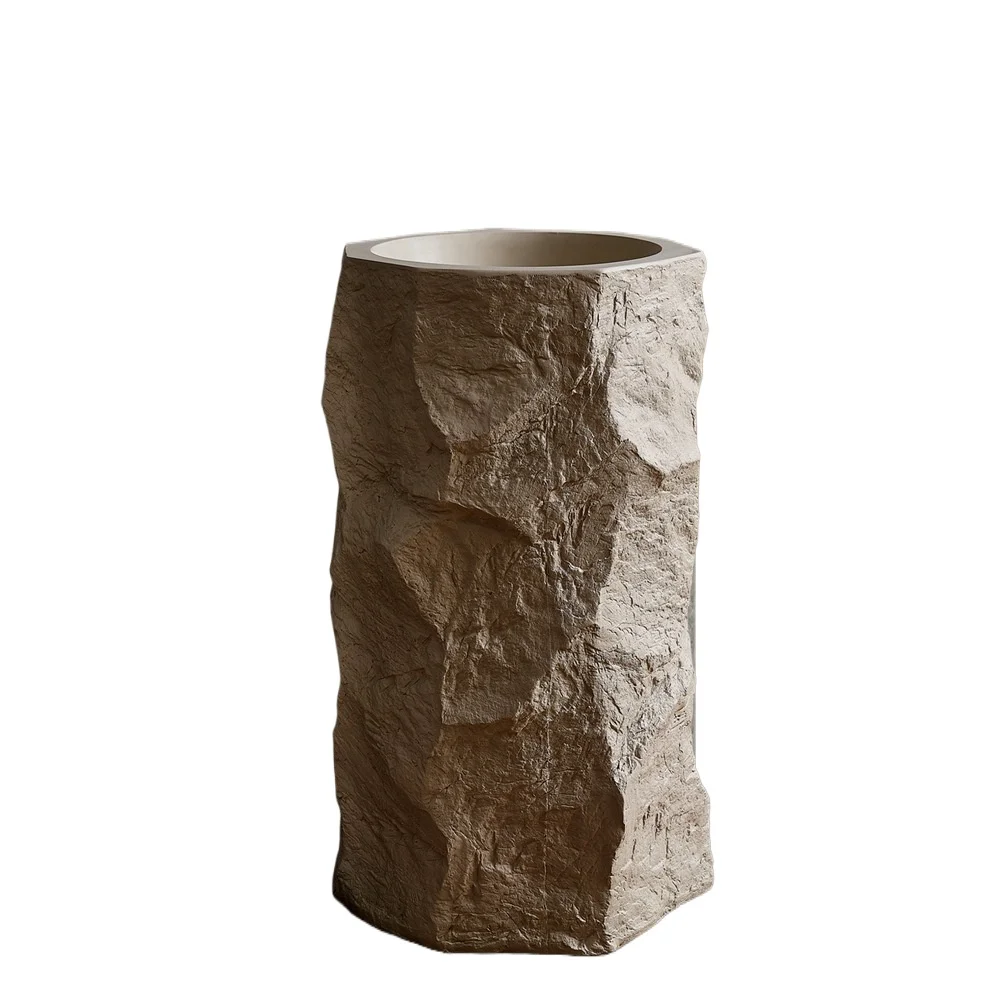 

* раковина-колонна, цельная колонна из искусственного камня, вертикальная небольшая ручная мойка, встроенная от пола до потолка на балконе