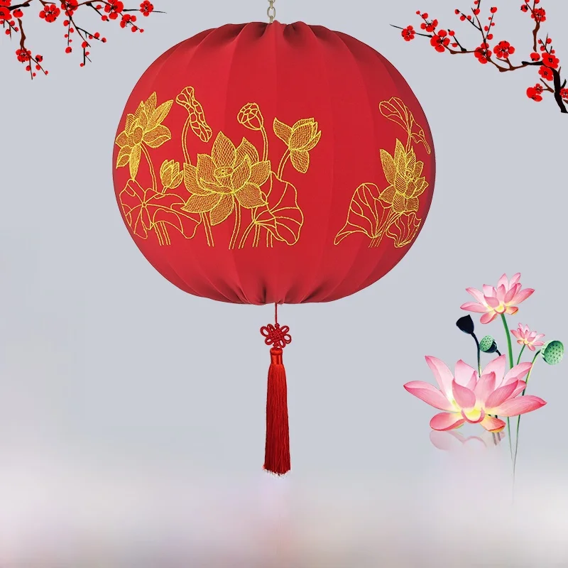 lanterna-decorativa-ricamata-con-fiori-rossi-pesci-rossi-koi-e-peonie-illuminazione-per-balcone-matrimoni-e-celebrazioni