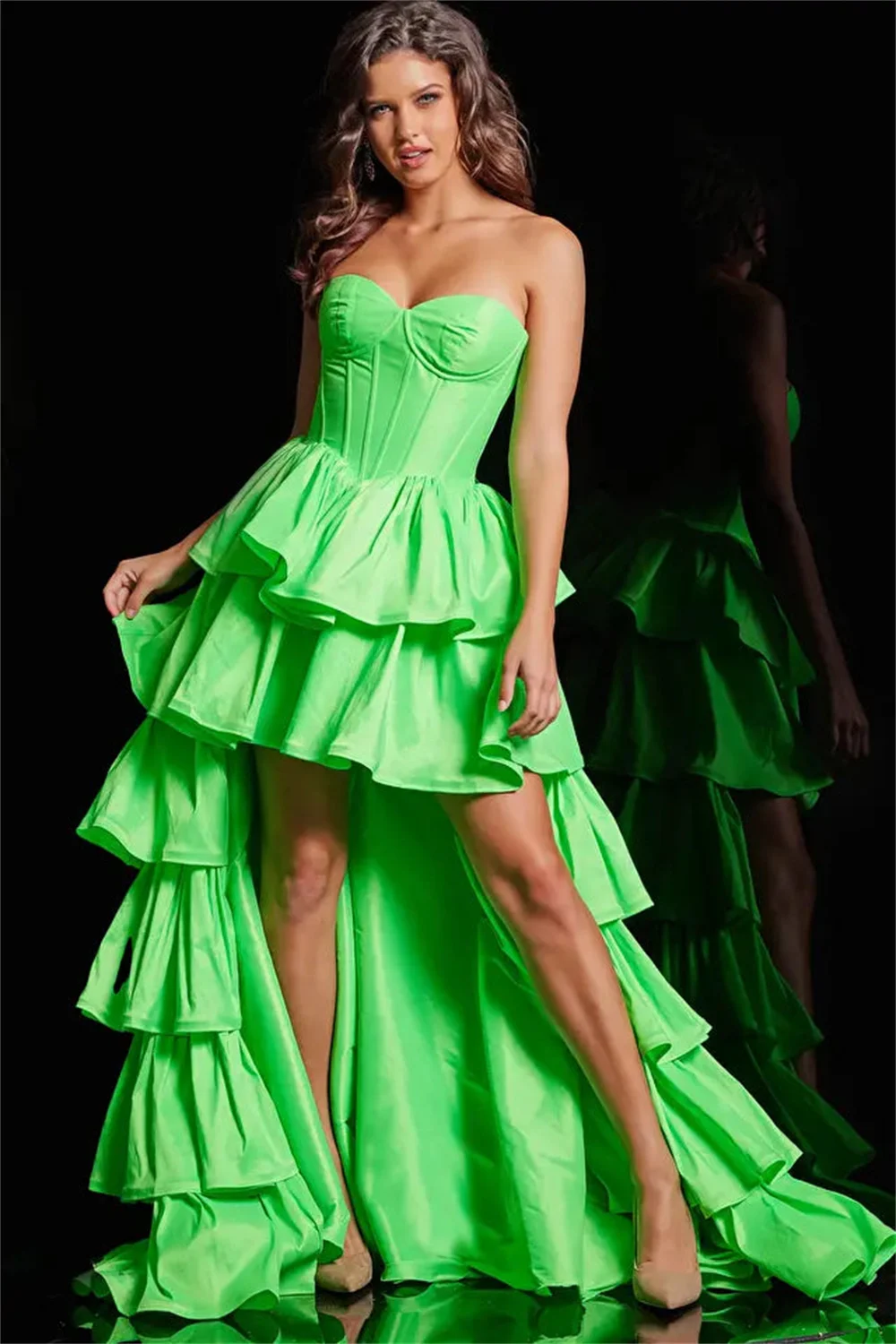 

Sweetheart Tiered Ruffles Hoemcoming Dresses for Teens Sheath Corset Sleeveless Graduation Dress A-line High-Low Cocktail Gowns