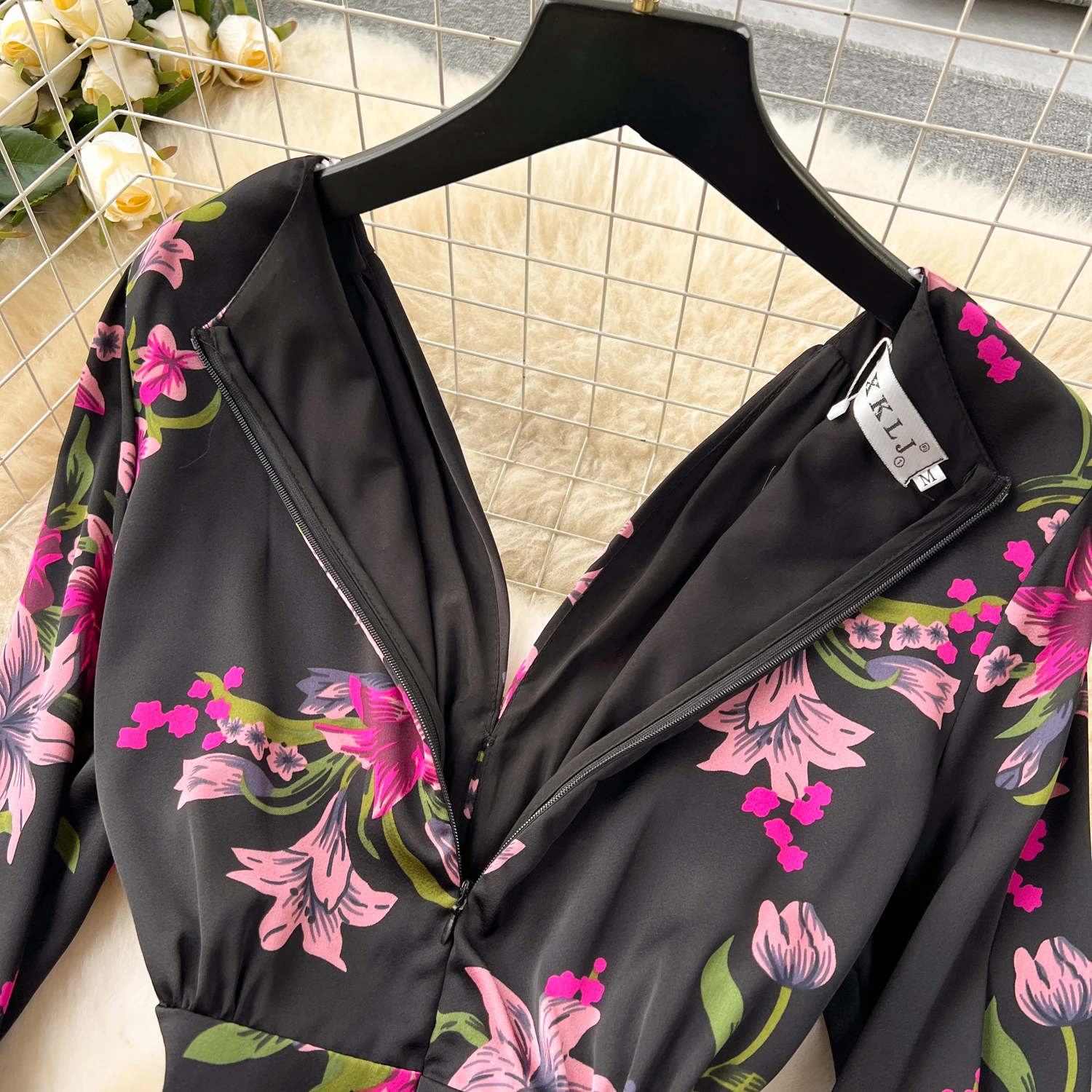 Robe plissée à manches lanterne pour femmes, col en V, imprimé doux, robes trapèze minces, mode sexy, chic et élégante