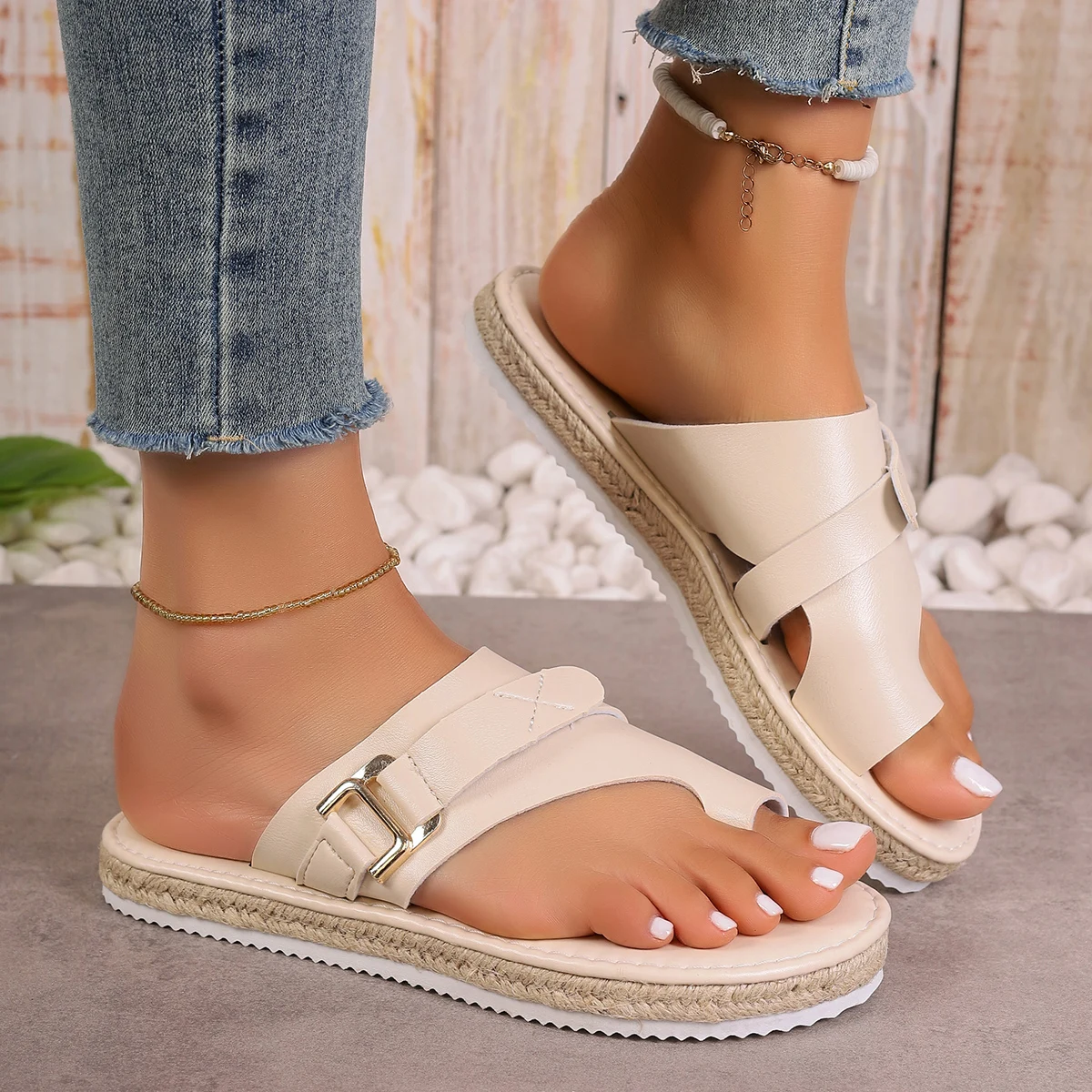 Women Sandals Outside Casual Beach Women Shoes Summer Brown Flats Women Flip Flops Walking Clip Toe Roman Buckle Ladies Sandals