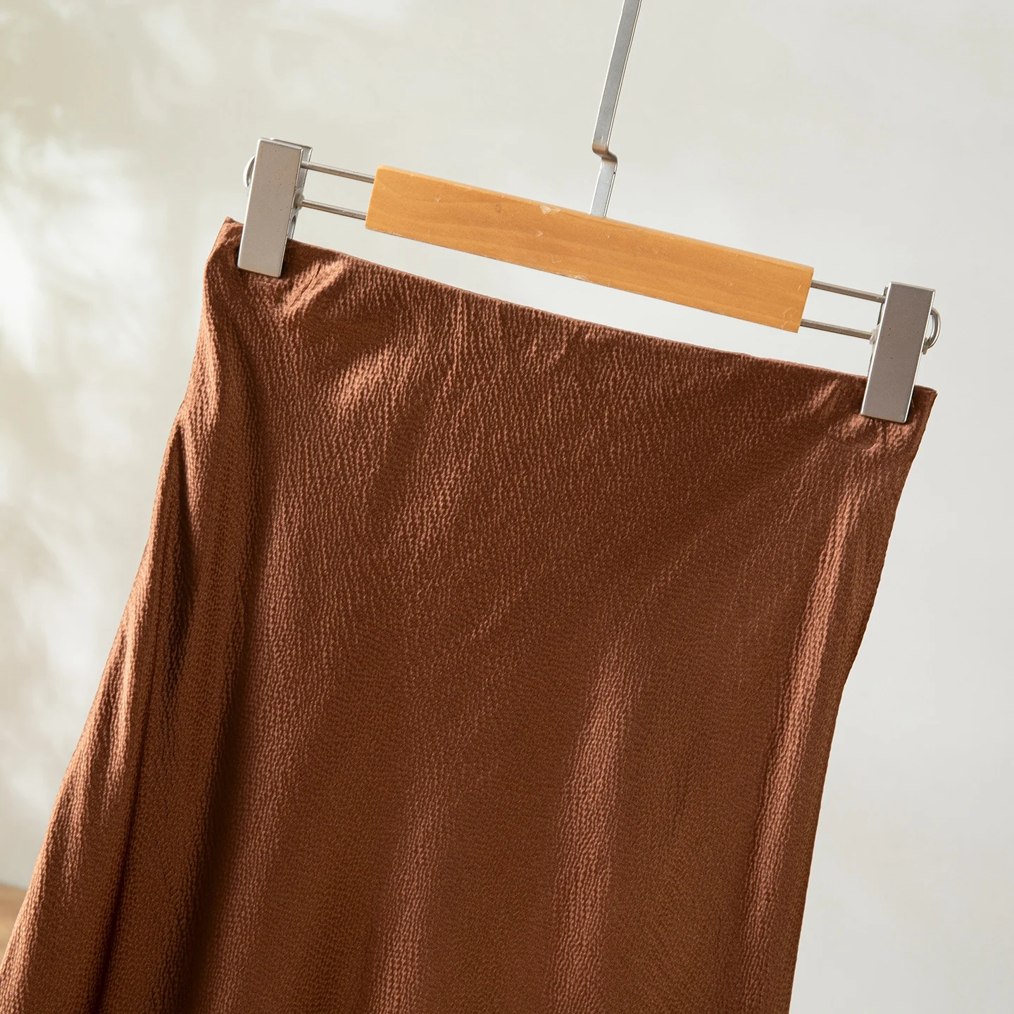 レディースファッション 春/秋服 100% 天然桑絹 パールサテン 斜めカット ブラウンコーヒー バットラップフィッシュテールスカート