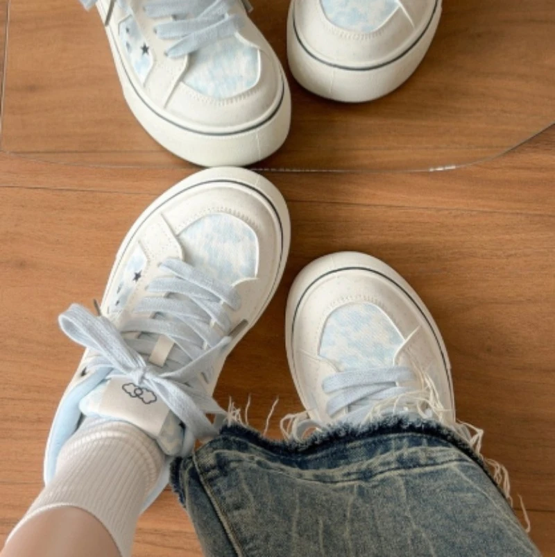 Fresh Women Platform Canvas Shoes Blue‑White Tie‑Dye Star Print Lace‑up Round Toe Casual Daily Student Skate Sneakers