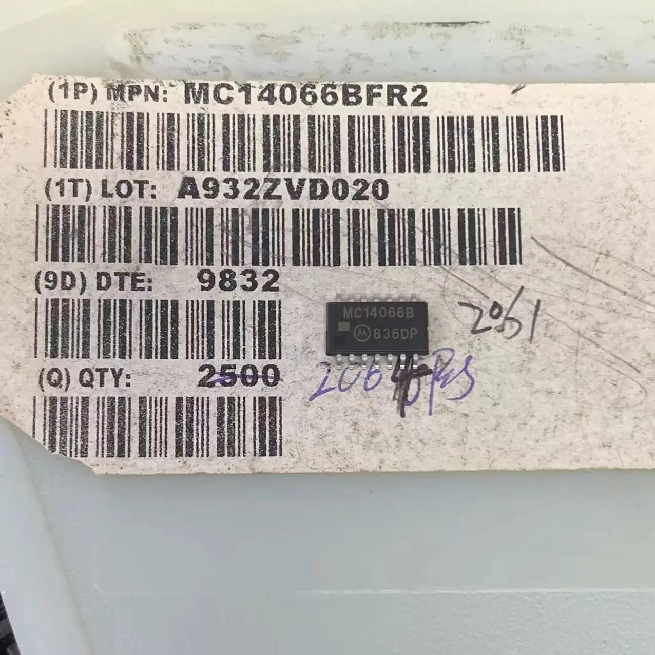 

(5 шт.) MC14066B MC14066BRF2 MC14066 SOEIAJ−14 Оригинальные и готовые к отгрузке товары