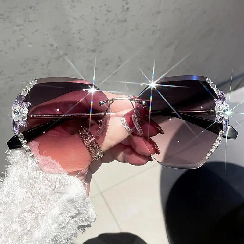 Occhiali da sole Vintage con strass senza montatura di Design di lusso donna uomo occhiali da sole con lenti sfumate di moda per donna 2024