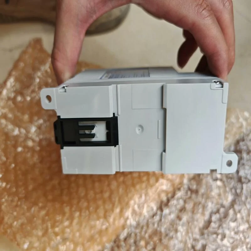 New Original SL-R11E Safety Control Unit For SL-C Safety Light Curtain In Stock