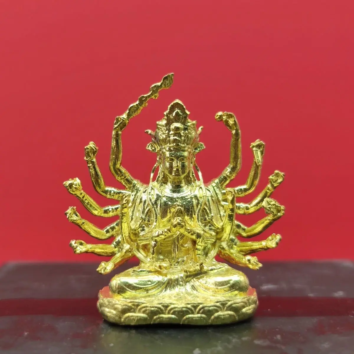 

Vintage Brass Bodhisattva Figurine - Buddhist Zen Statue, Feng Shui Prosperity Decor for Car/Desktop & Collectible Art Ornament