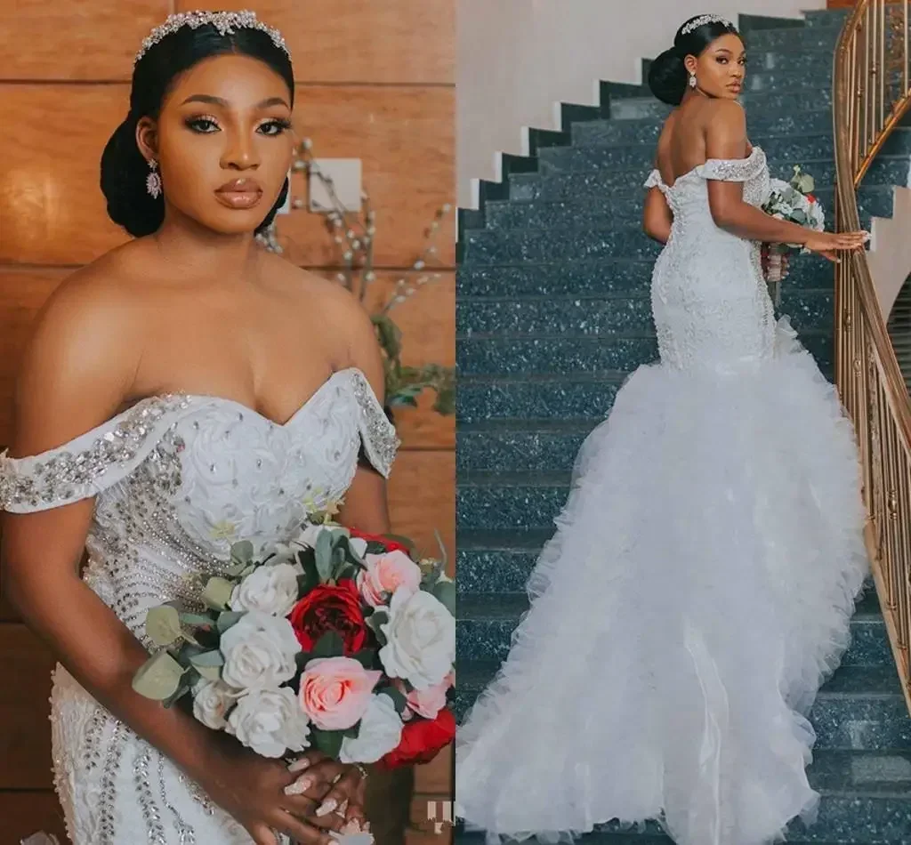 Maßgeschneiderte schulterfreie Meerjungfrau-Brautkleider mit Strasssteinen, Kristallen, Hofzug, südafrikanisches Vestido De Novia