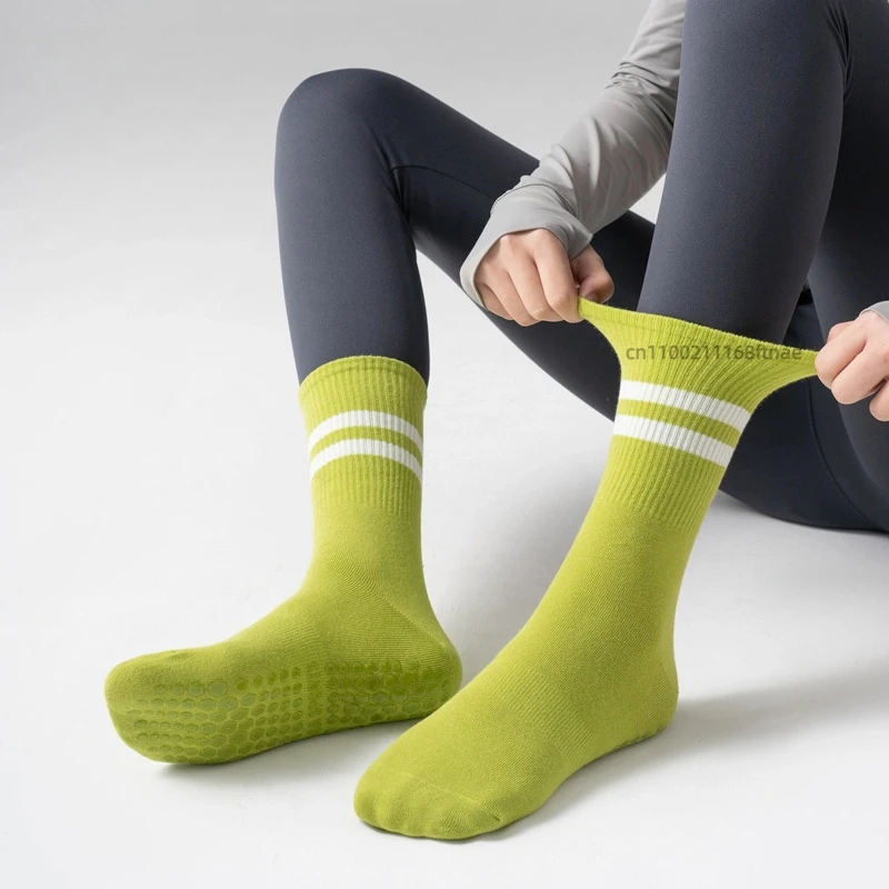 Женские танцевальные носки в сочетании с противоскользящей силиконовой средней подошвой, спортивные хлопковые носки, подходят для фитнеса и танцев в помещении
