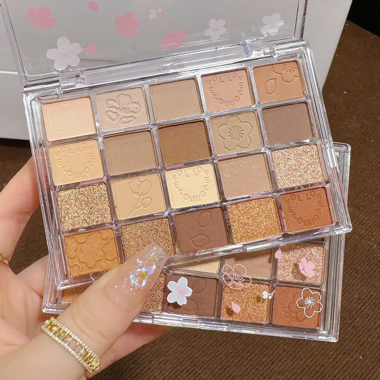 Stile coreano 20 colori Peach Blossom Eye Shadow Palette Glitter Cream Shimmer Shine Waterproof Palette Natural Matte Eye Pigment