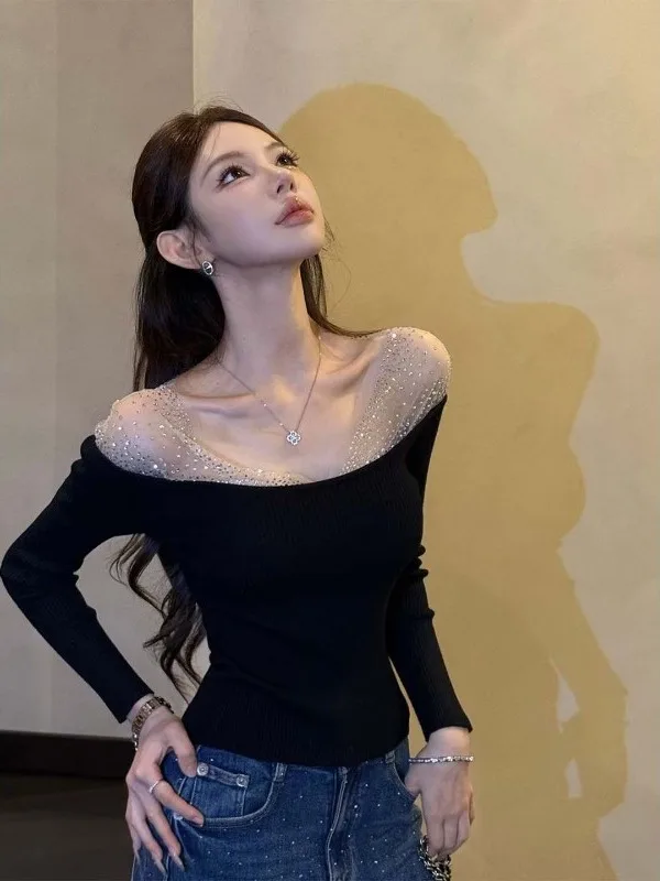 

Женская облегающая трикотажная футболка с открытыми плечами и длинными рукавами, модная, для зрелых женщин, с бриллиантовыми стразами, осенне-зимняя новинка