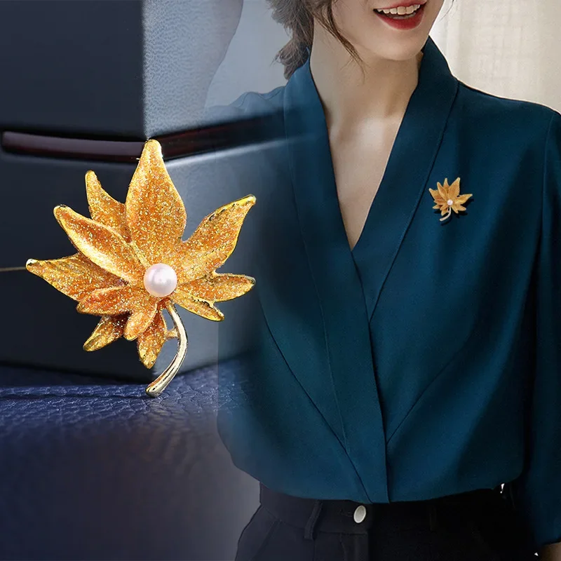 Luxury Crystal Maple Leaf BroochColourful Rhinestone Plant Lapel Pin for Women Hat Suit Dress Accessories Casual Party Jewelry