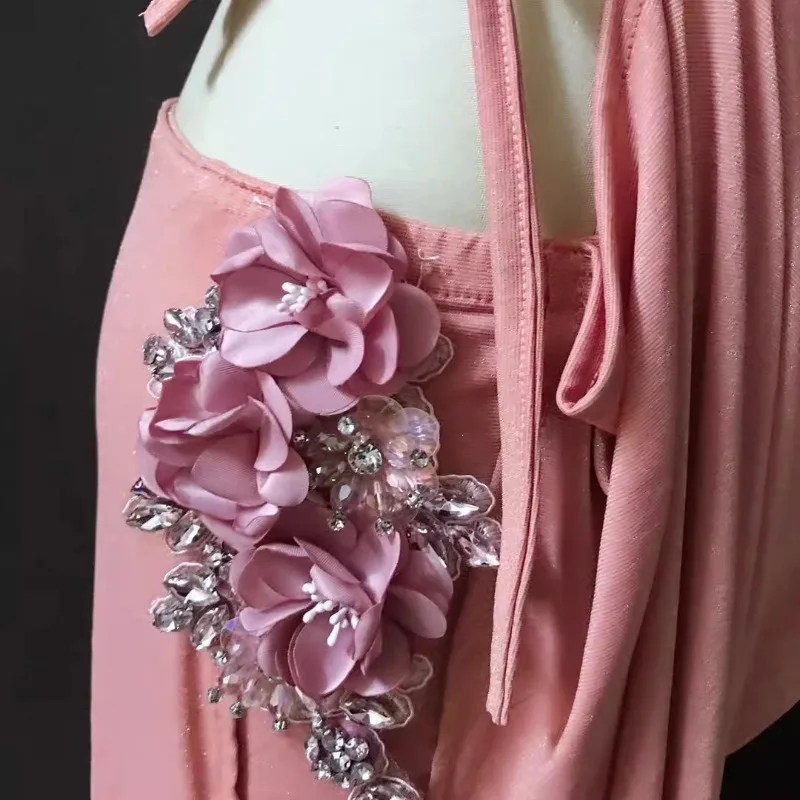 Costumi di danza del ventre personalizzati Abiti di danza orientale 2025 Nuovi pezzi di fiori fatti a mano Abito da pratica Abito da spettacolo di squadra