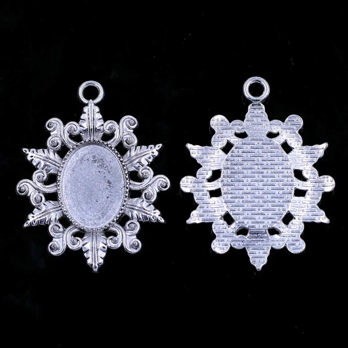 50PCS Vintage Silver Tone Oval Pentants Base Setting Leaf Flower Decoration Fit Cabochon 18x13mm DIY Necklace Jewelry Accessorie