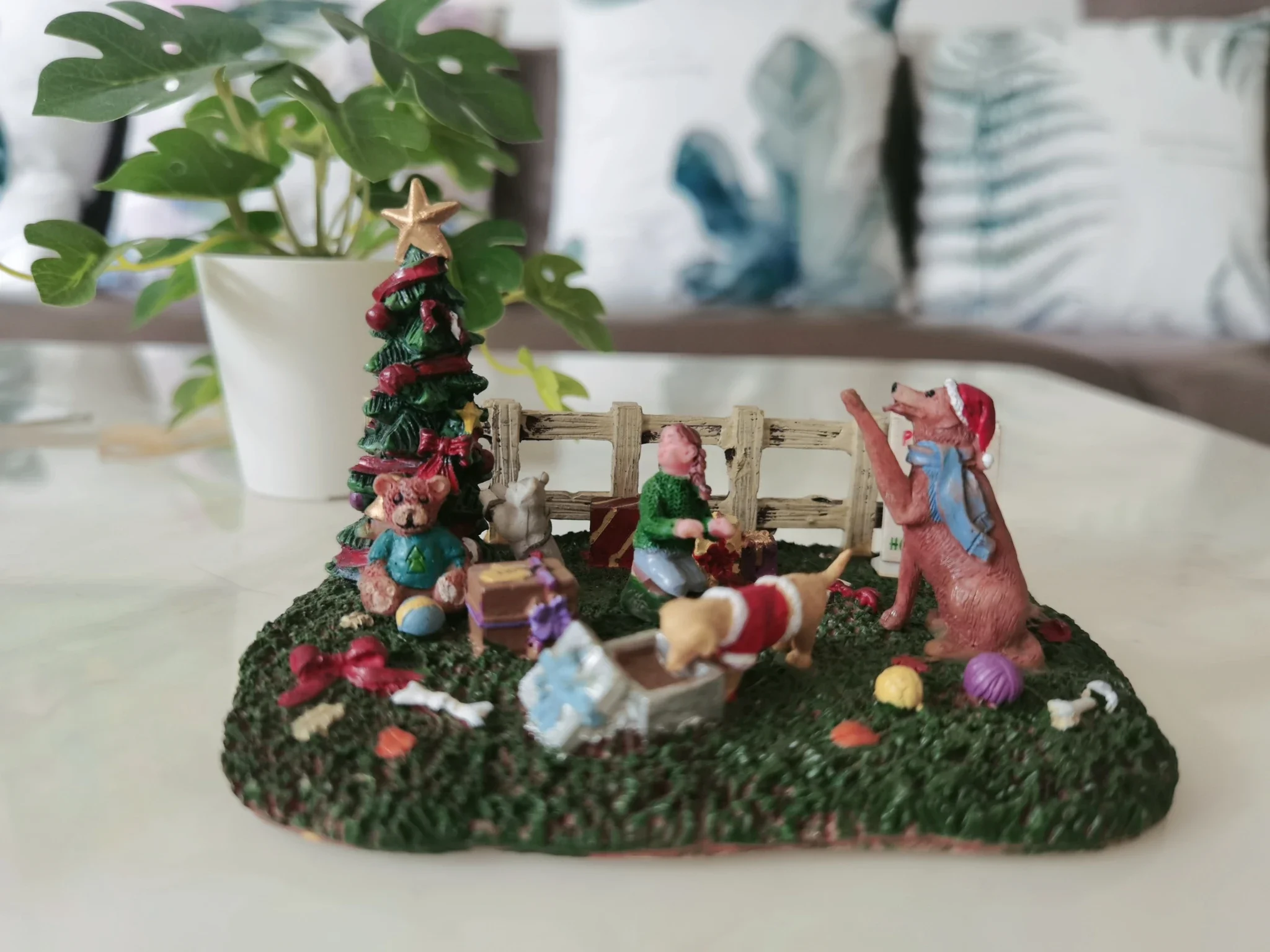 Resin Christmas Village Scene Figurine Gnome Wolf Holiday Picnic Fence Tree Miniature Ornament for Home Decoration Gift