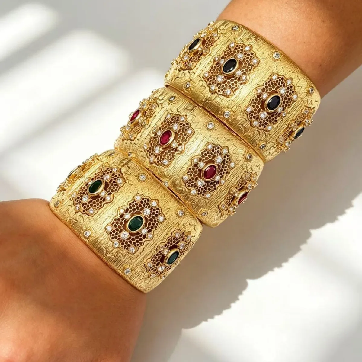 Luxury High-end Niche Design Fashion Royal Court Style Retro Brushed Flower Micro-paved Zircon Bracelet Set