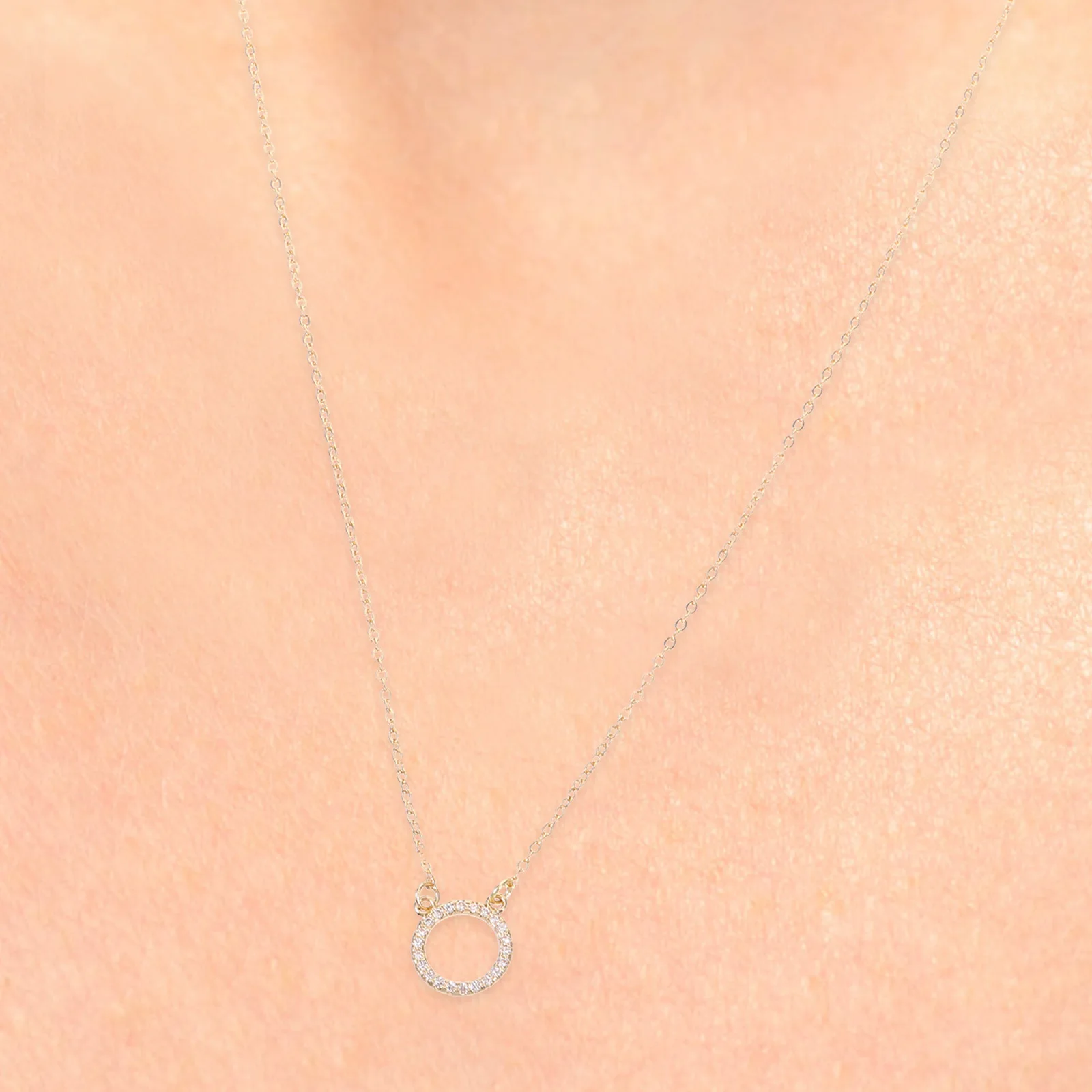 

3Pcs Fashionable Circle Pendant Necklace Earrings Bracelet Set Costume Jewelry for Women Show Christmas Pendant Necklace