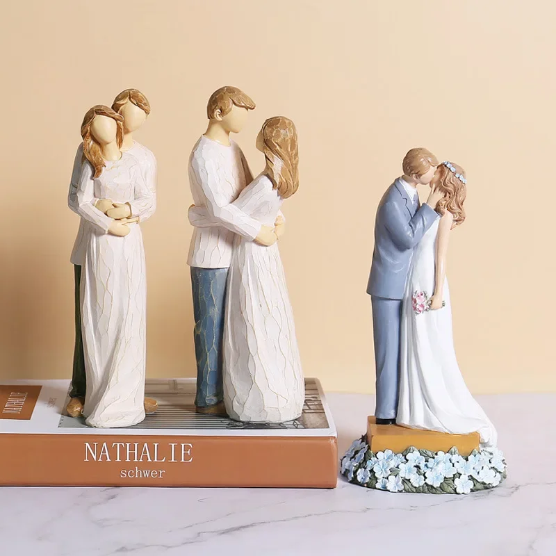 Creative Resin Figurines Ornaments Home Decoration Accessories Family Parents Child Couple Sculpture Craft Bedroom Wedding Gifts