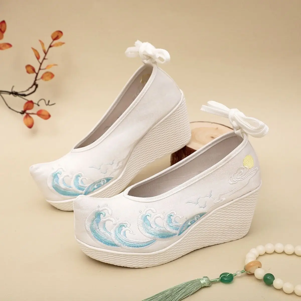 8cm Wedge Hanfu Shoes Women Curled Toe Pearl Embroidered Height Increase Ancient Style Costume Shoes