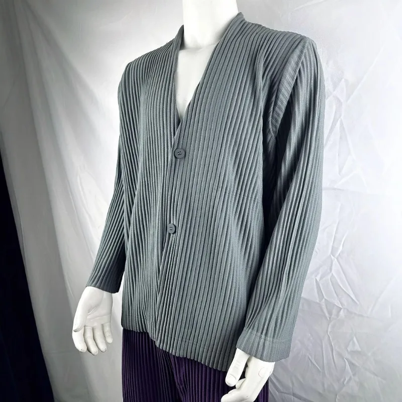 

Miyake Pleated Men’s Clothing Japanese Style Blazer Jacket Men Lightweight Business Casual V‑Neck Pleats Coat Relaxed Fit